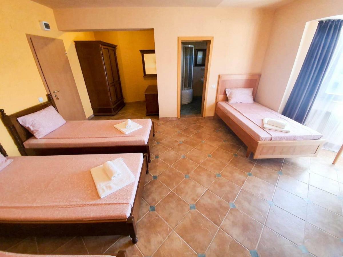 Rooms Cristian Deva Buitenkant foto