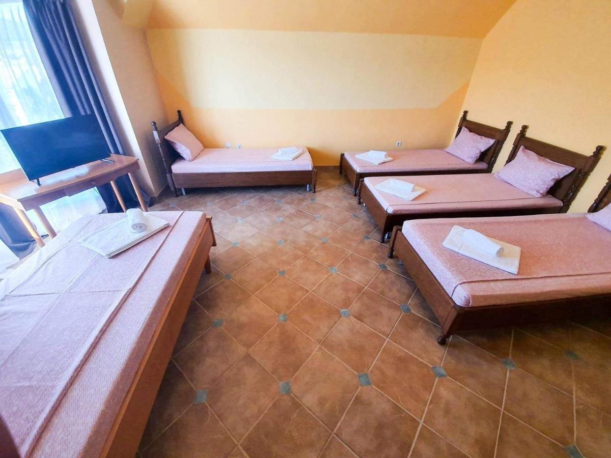 Rooms Cristian Deva Buitenkant foto