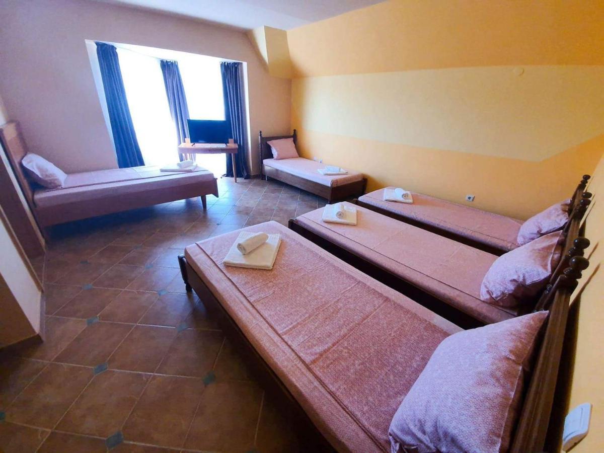 Rooms Cristian Deva Buitenkant foto
